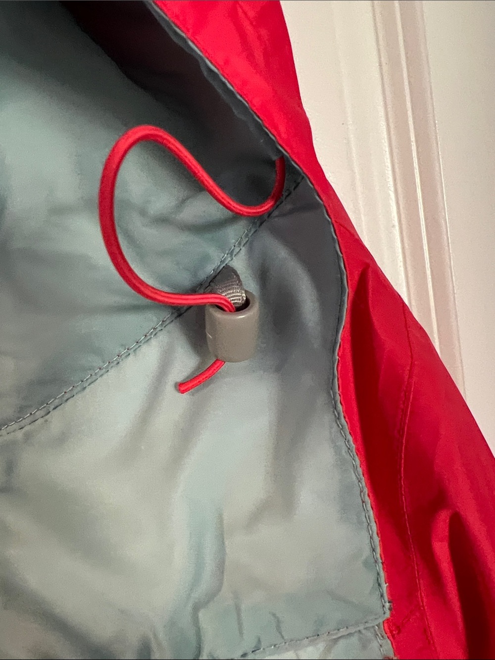 Columbia Red Hooded Rain Jacket - Picture 6 of 7